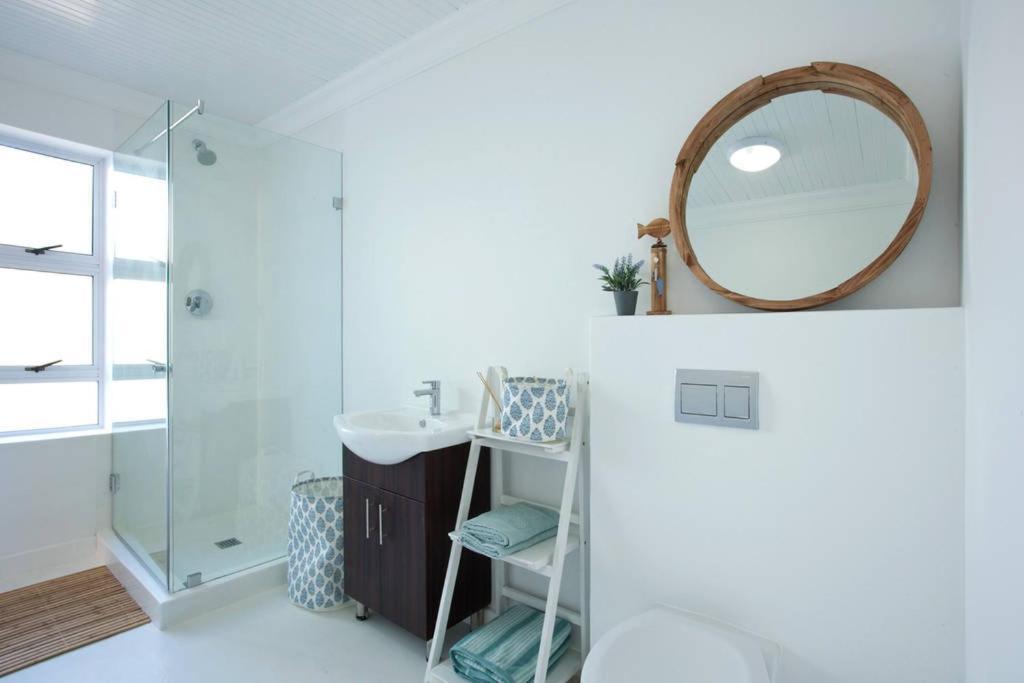 Sunset Beach Living Guesthouse Kapstaden Eksteriør billede